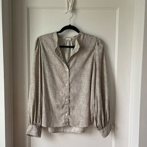 Levi’s cream and black blouse